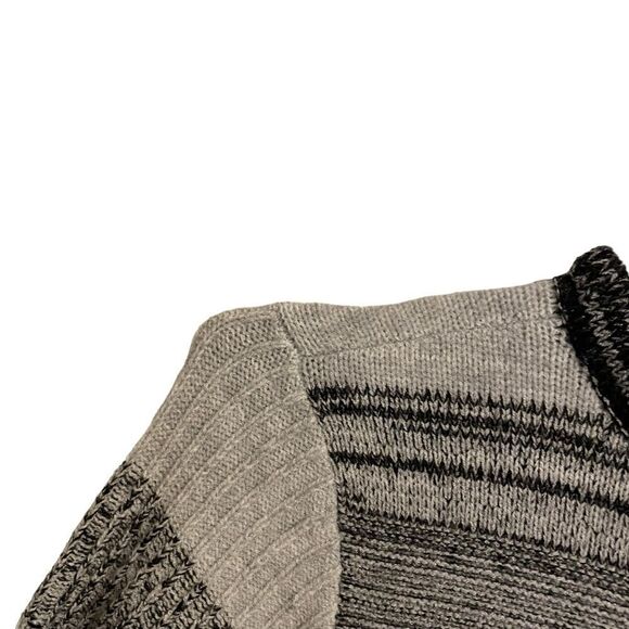 Halogen Grey Clara Striped Short Sleeve Sweater Size Small NWT - Picture 4 of 8